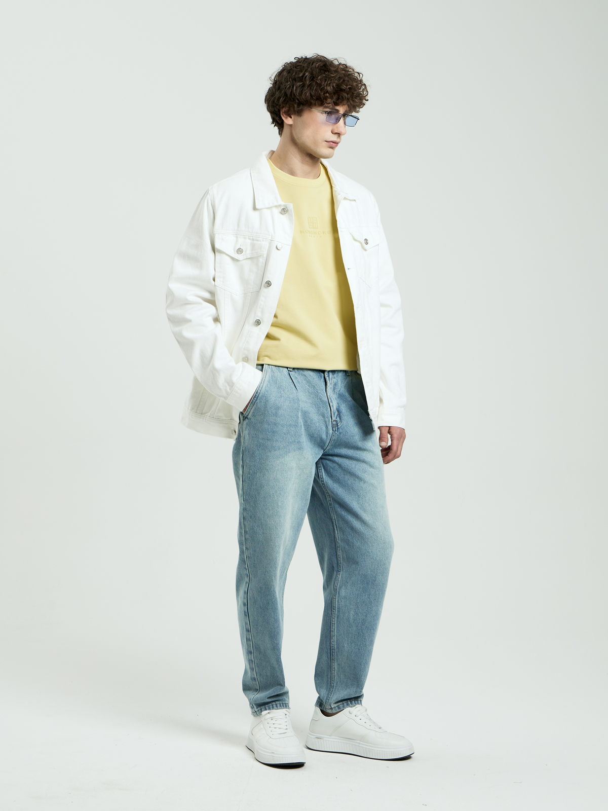 Мужские джинсы мом