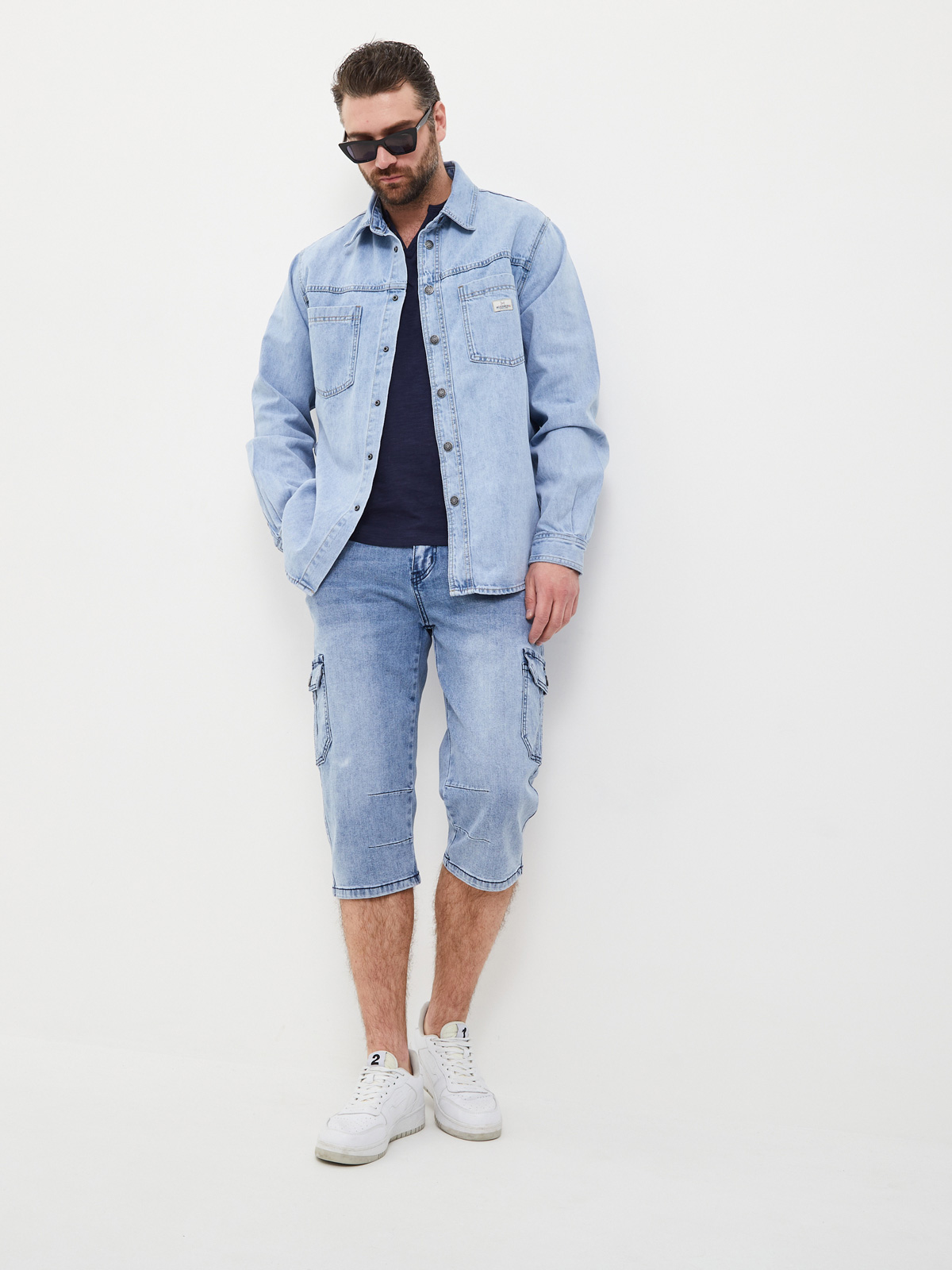 Мужская джинсовая рубашка прямого кроя