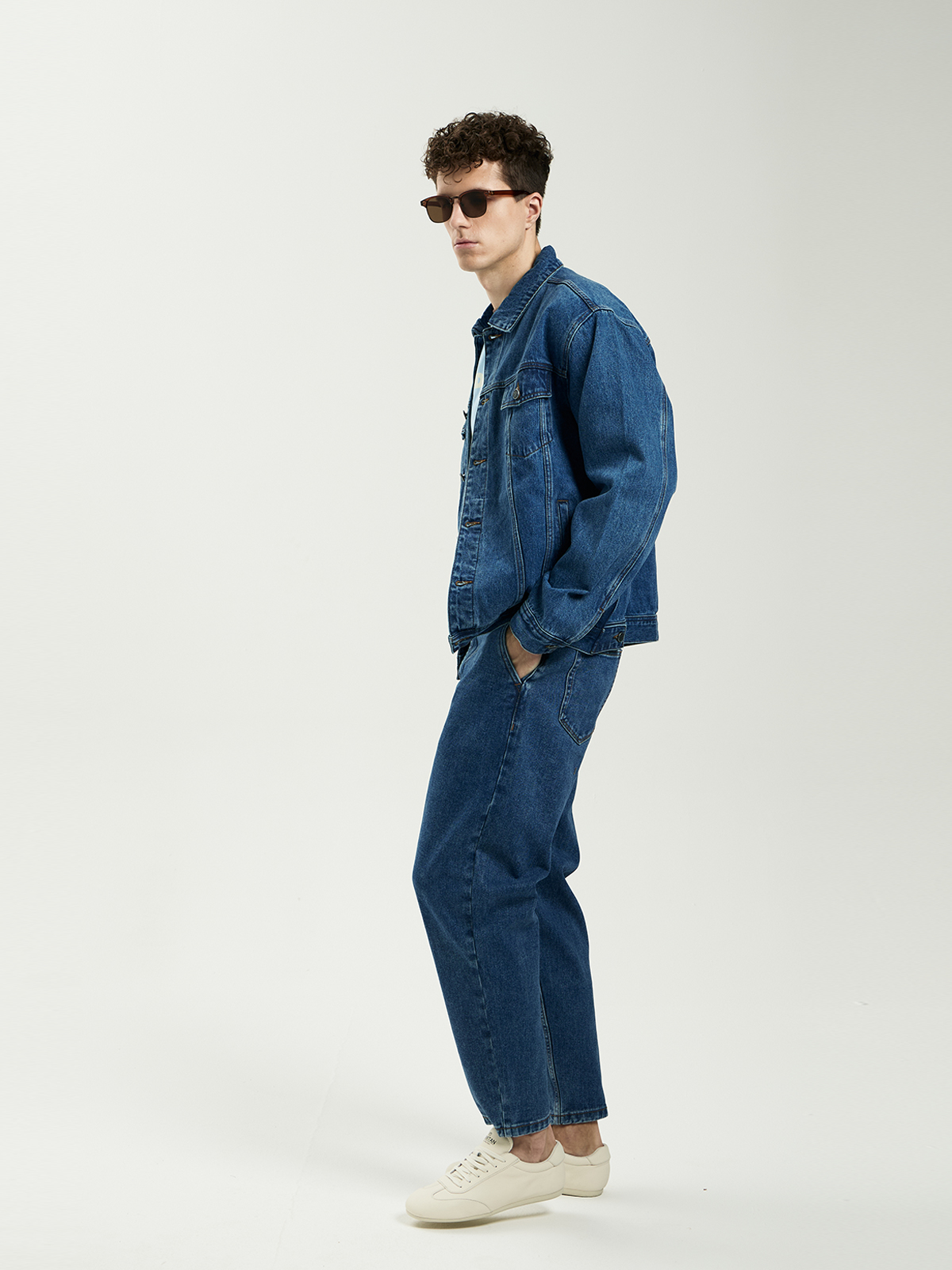 Мужские джинсы мом