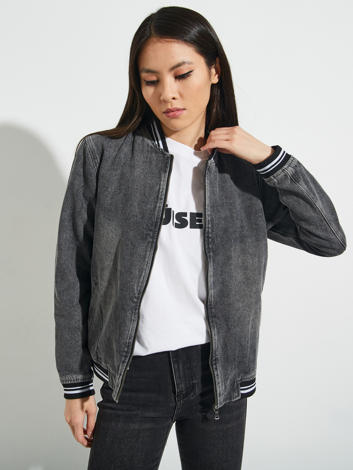 Женский бомбер