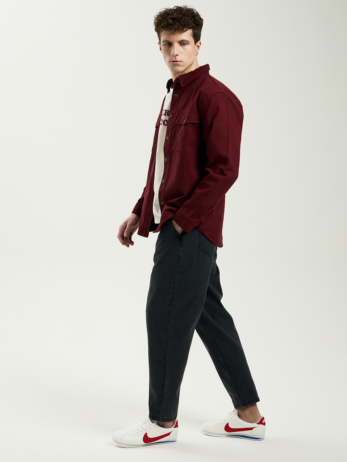 Мужские джинсы мом