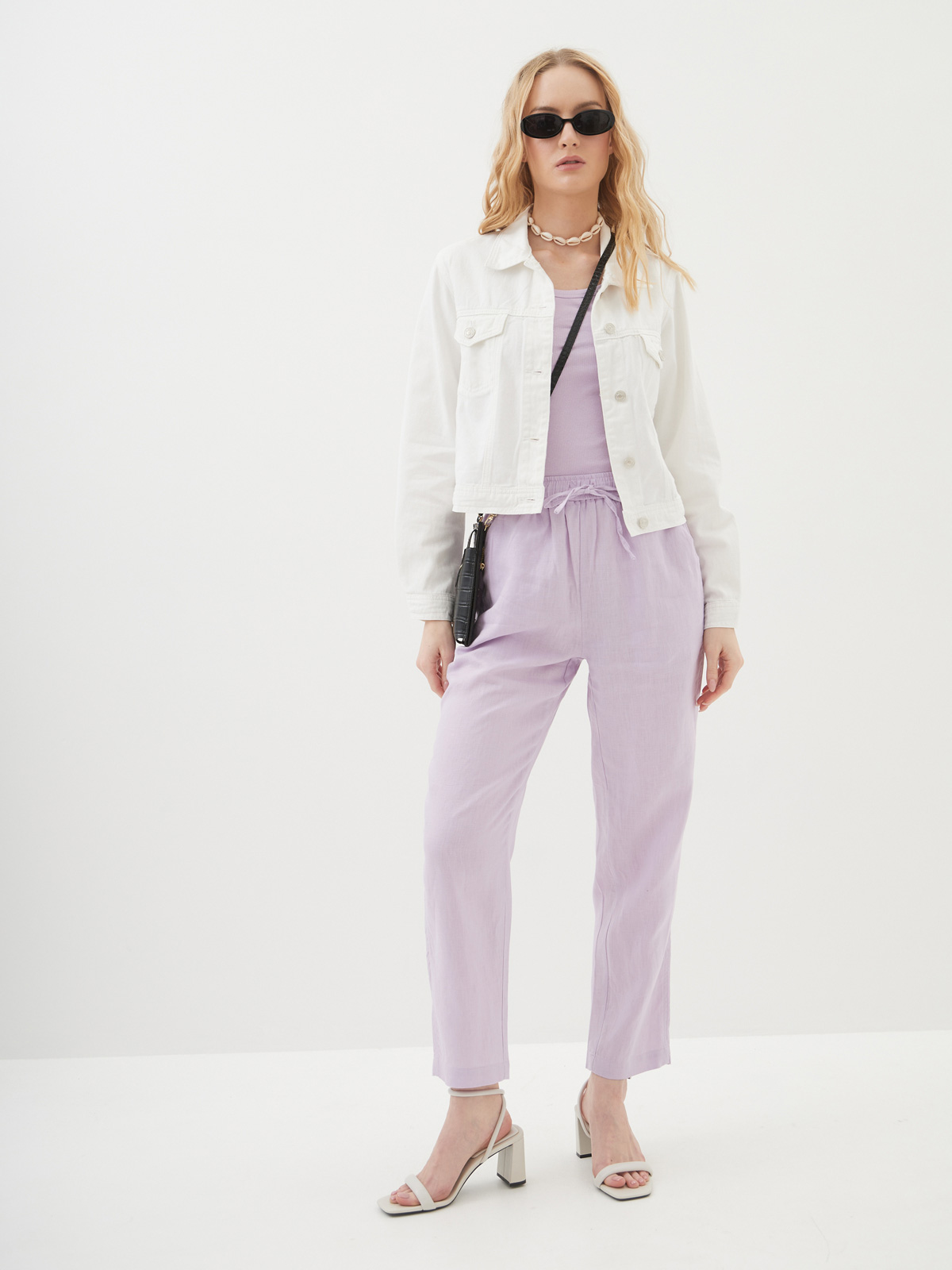 Женская куртка из хлопка нежного оттенка