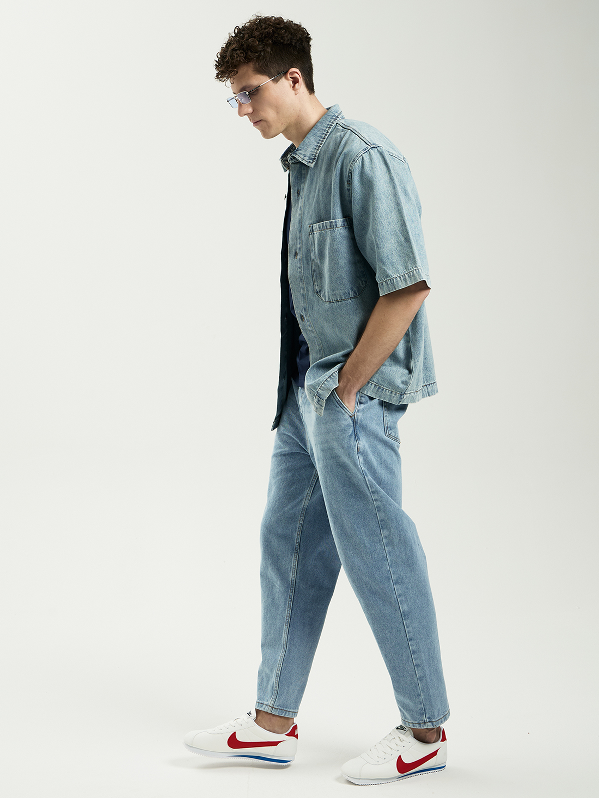 Мужские джинсы мом